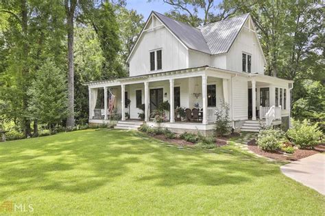 cheap farmhouses for sale.
